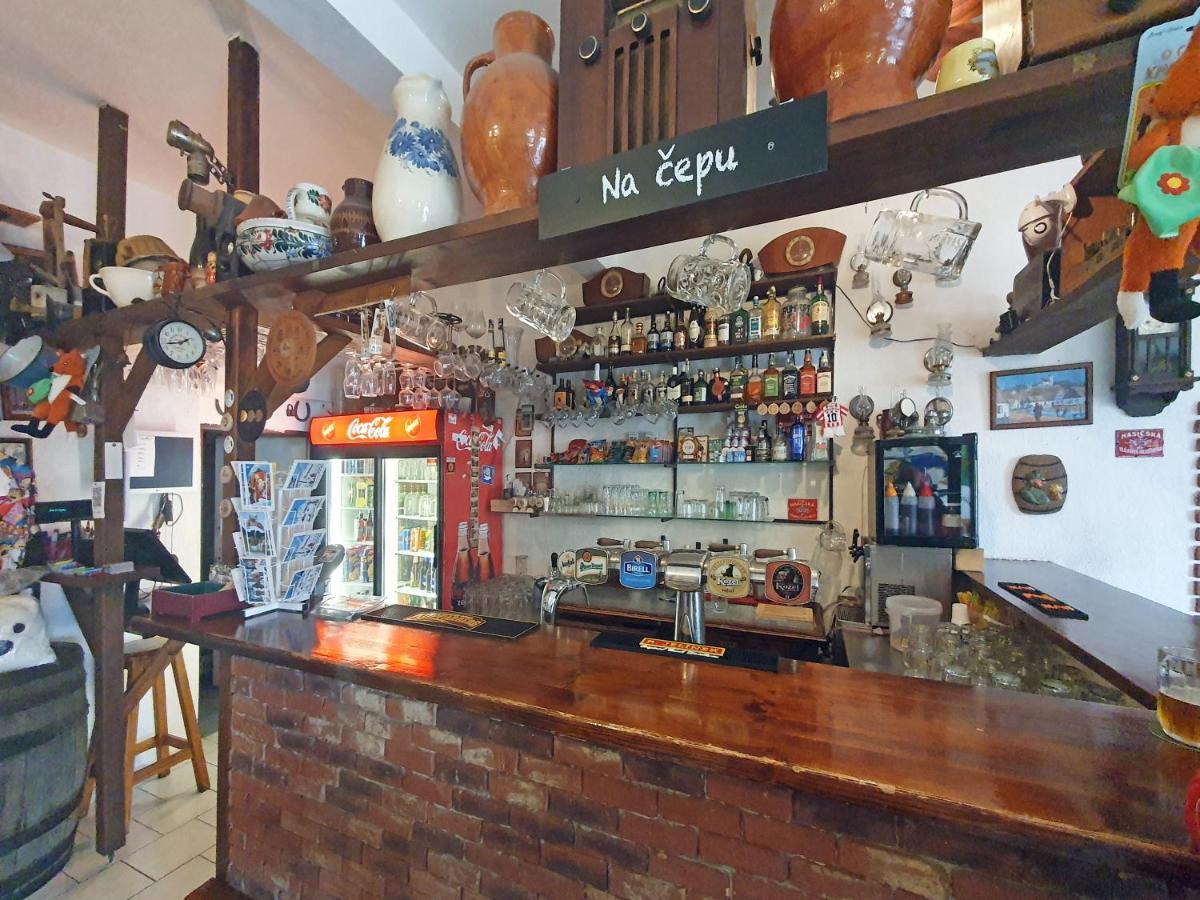 Hrusicka Restaurace A Penzion Hrusice Exterior foto
